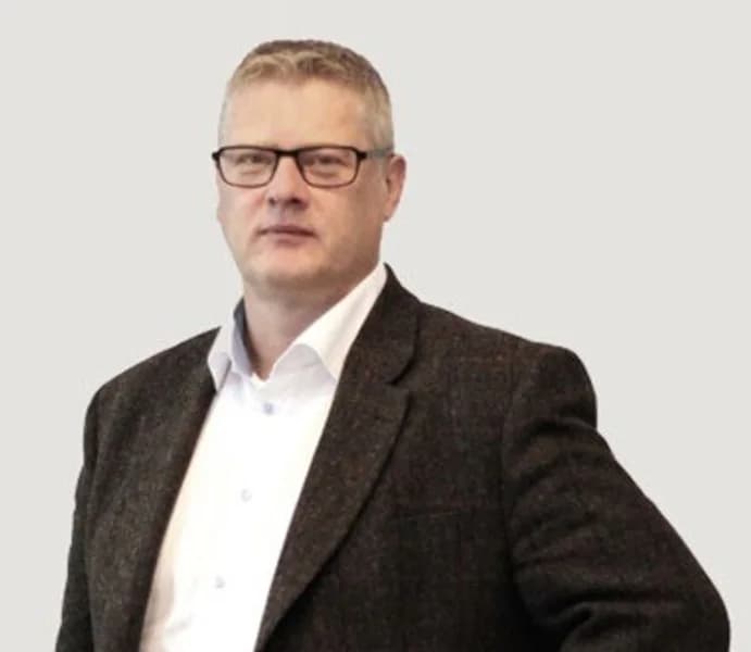 Porträtt av Roger Lindholm